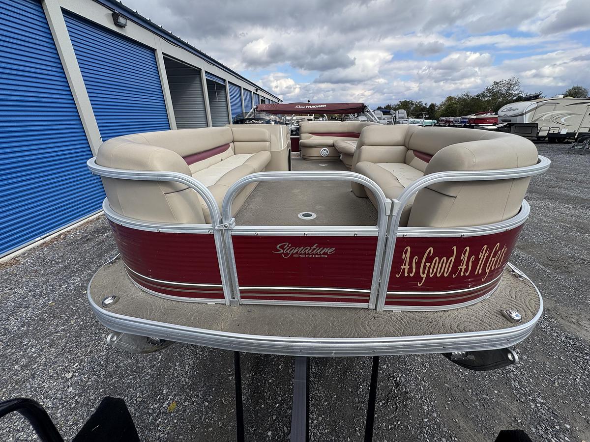 Used 2013 Sun Tracker Party Barge 22 DLX