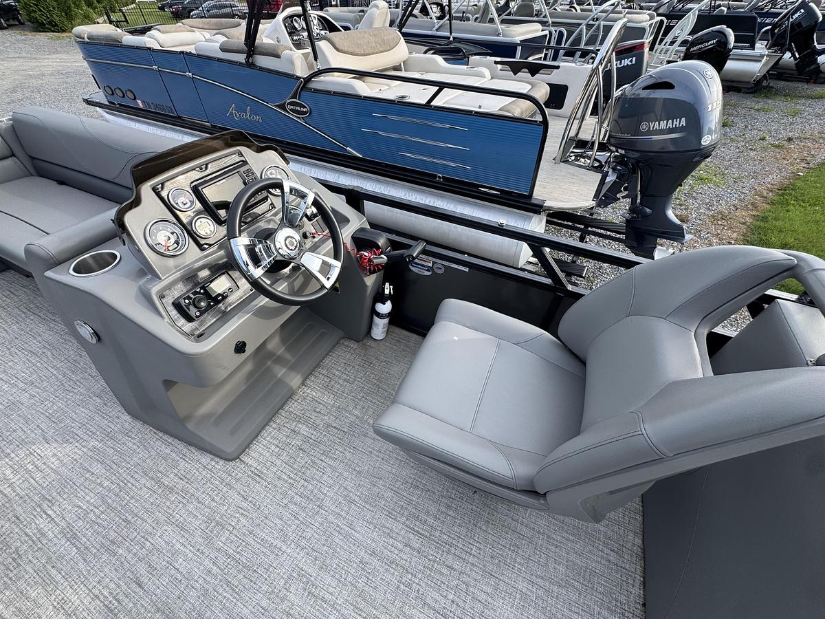 Used 2021 Avalon Venture 2280 QL