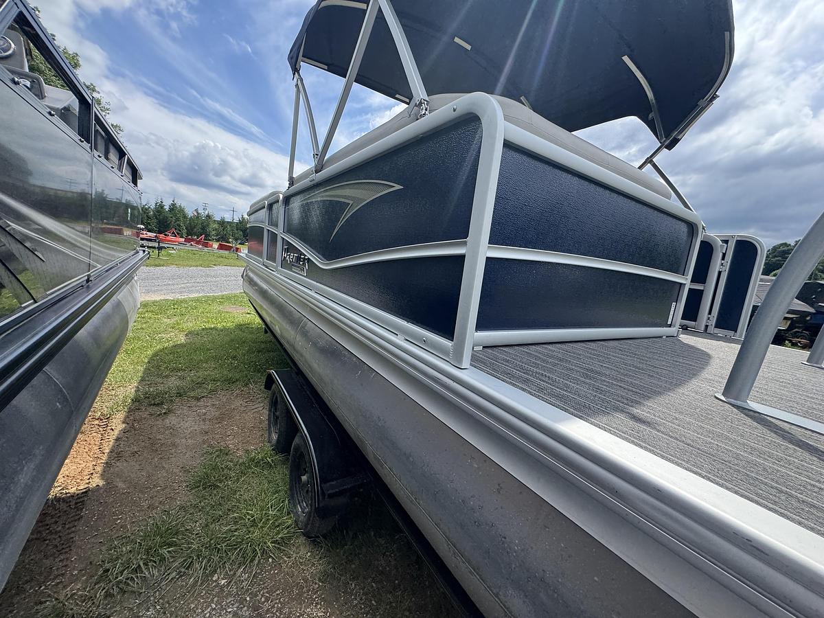 Used 2022 Premier Sunspree RE 230 CL