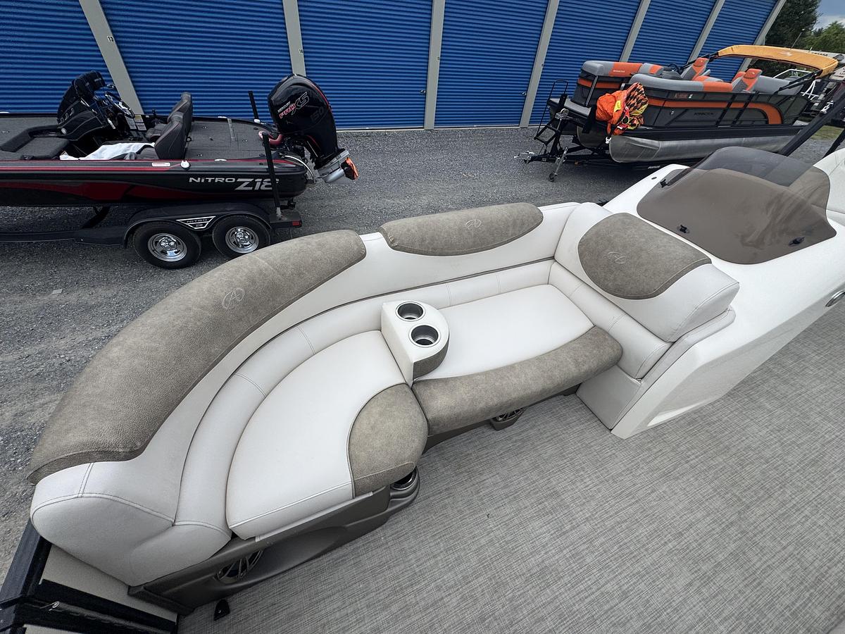 2019 Avalon Catalina 2385 VRB Avalon Catalina 2385 VRB