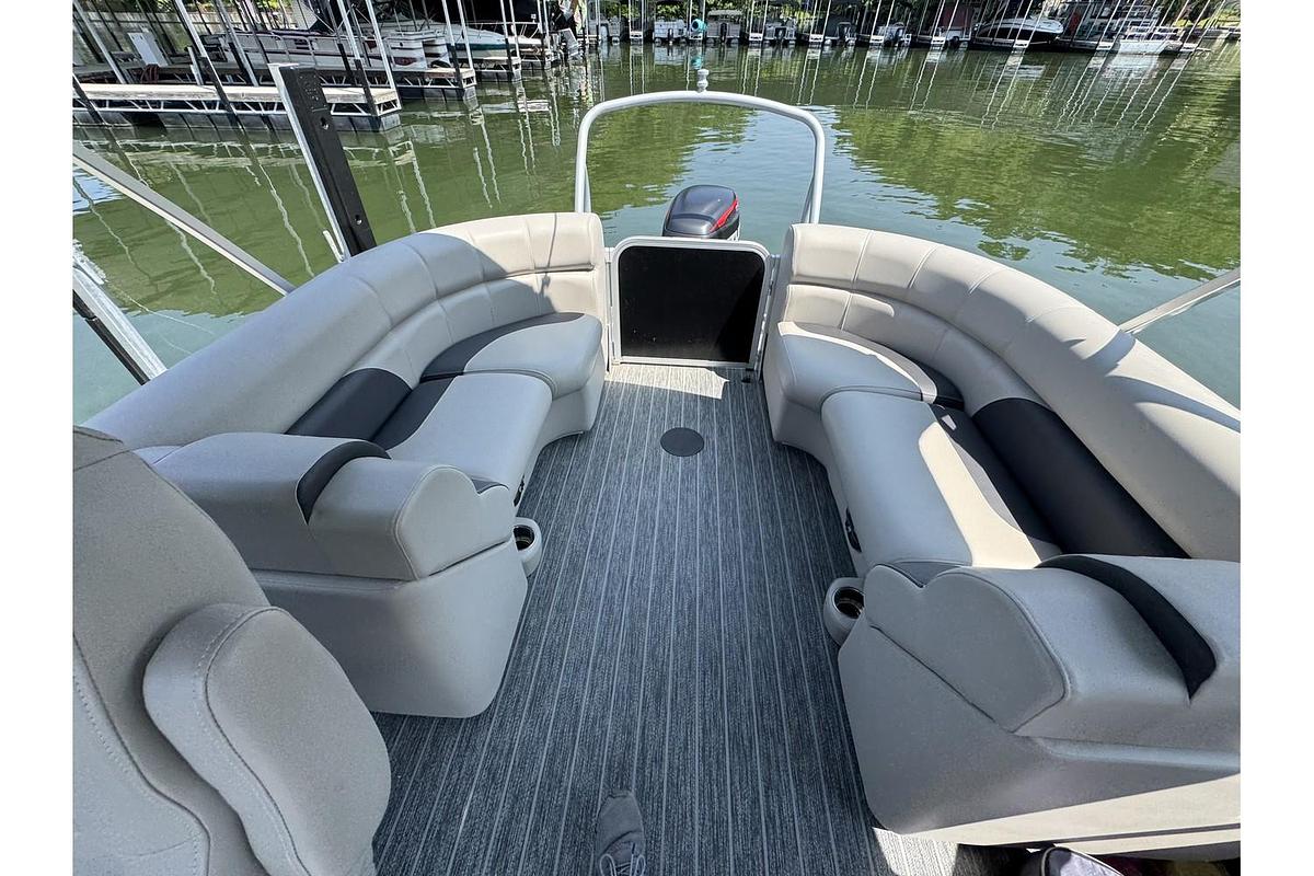 Used 2022 Premier Sunspree RF 230 CL