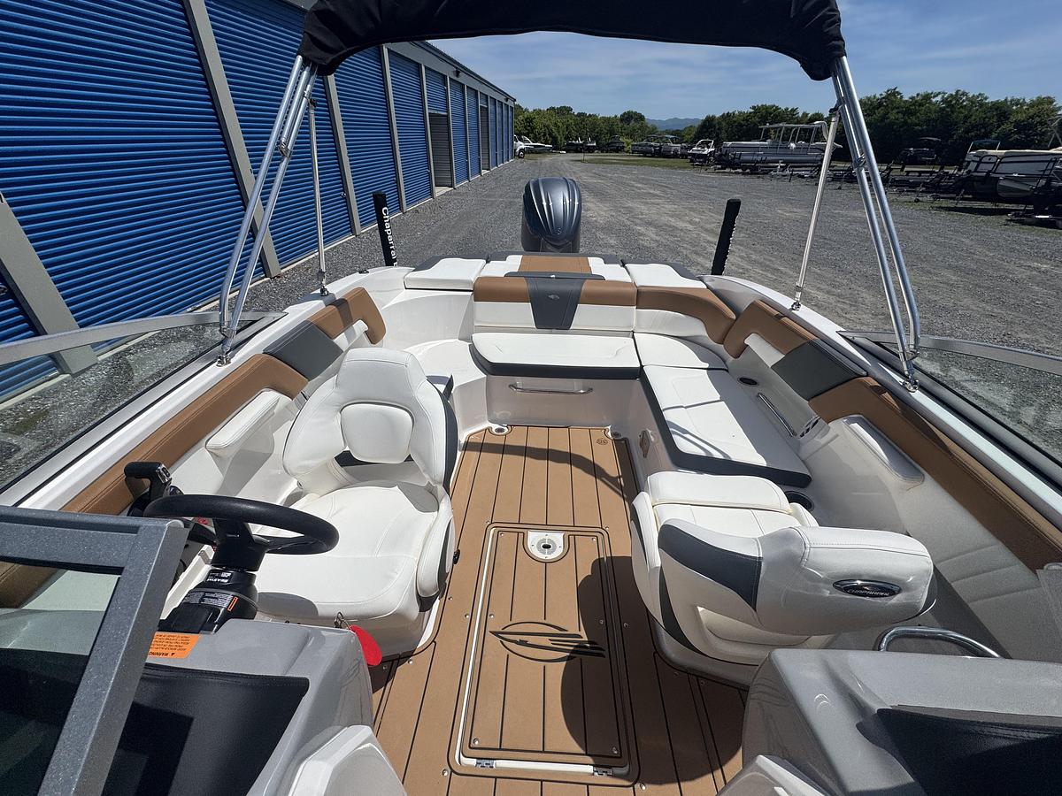 Used 2023 Chaparral 23 SSI Outboard
