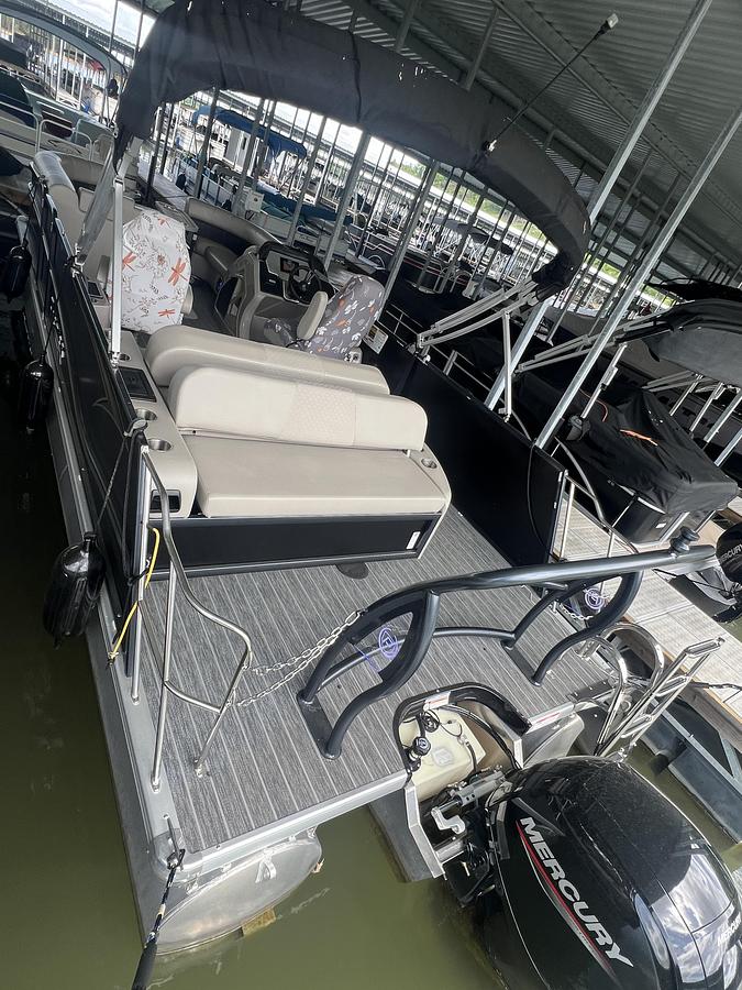 Used 2022 Premier 230 SunSation RL