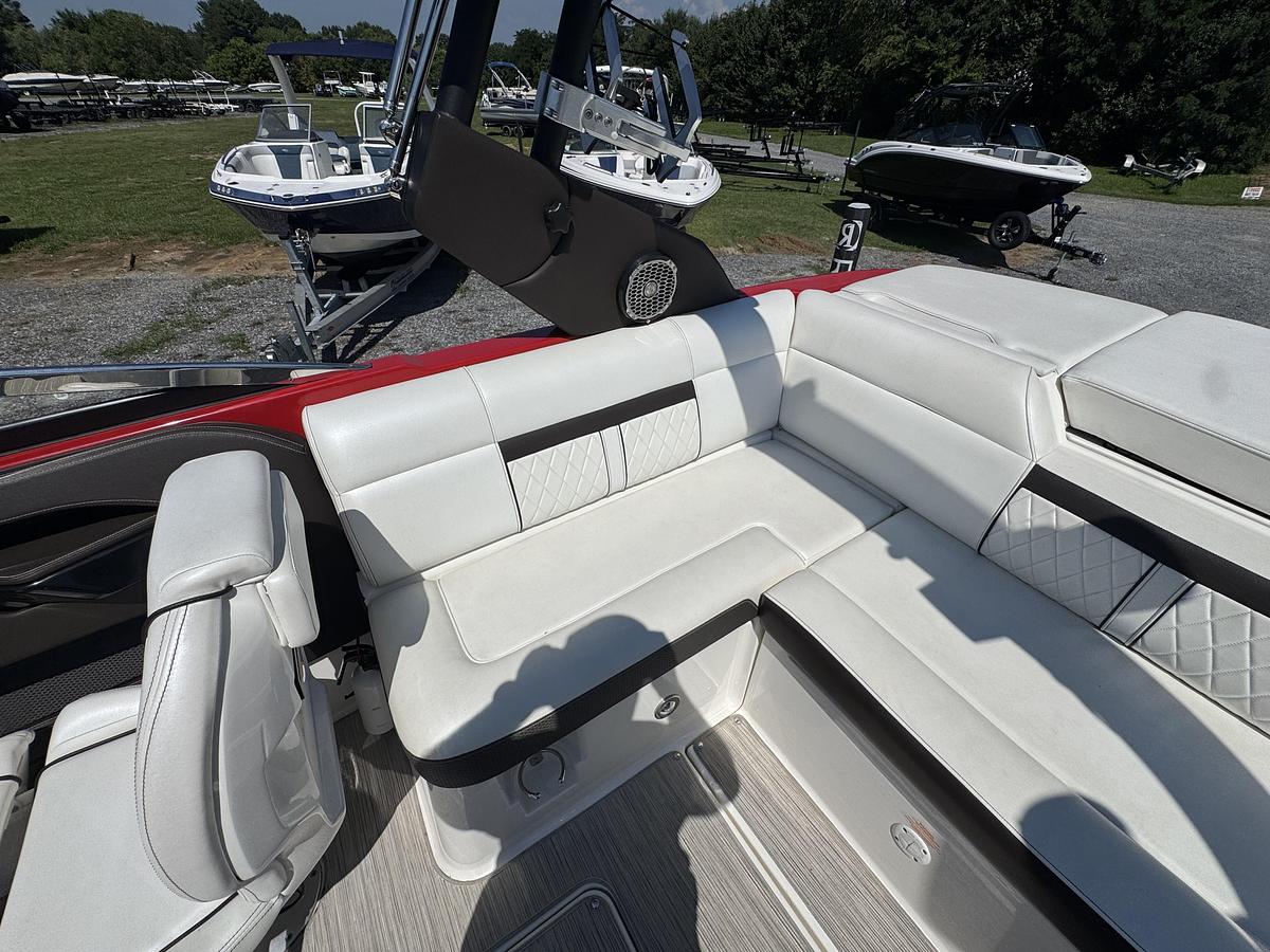 Used 2017 Sea Ray 230 SLX W
