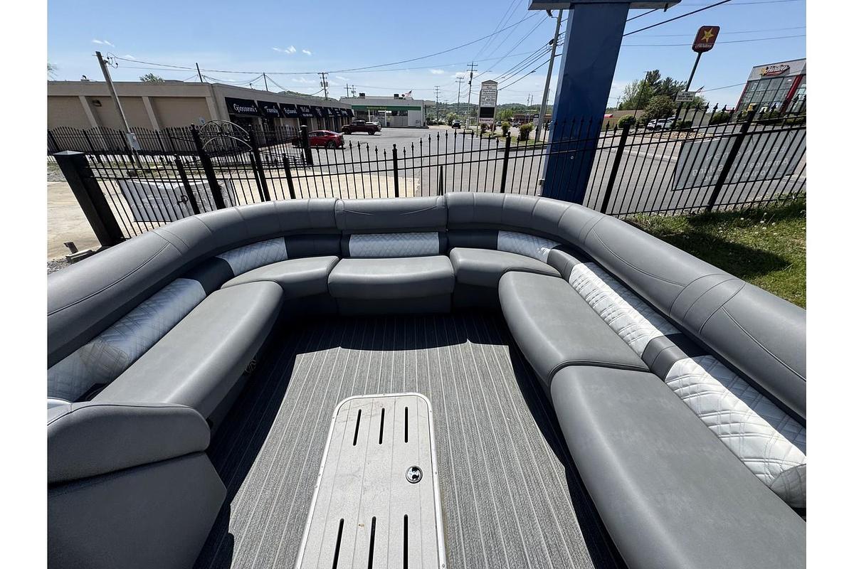 2025 Premier Escalante 330