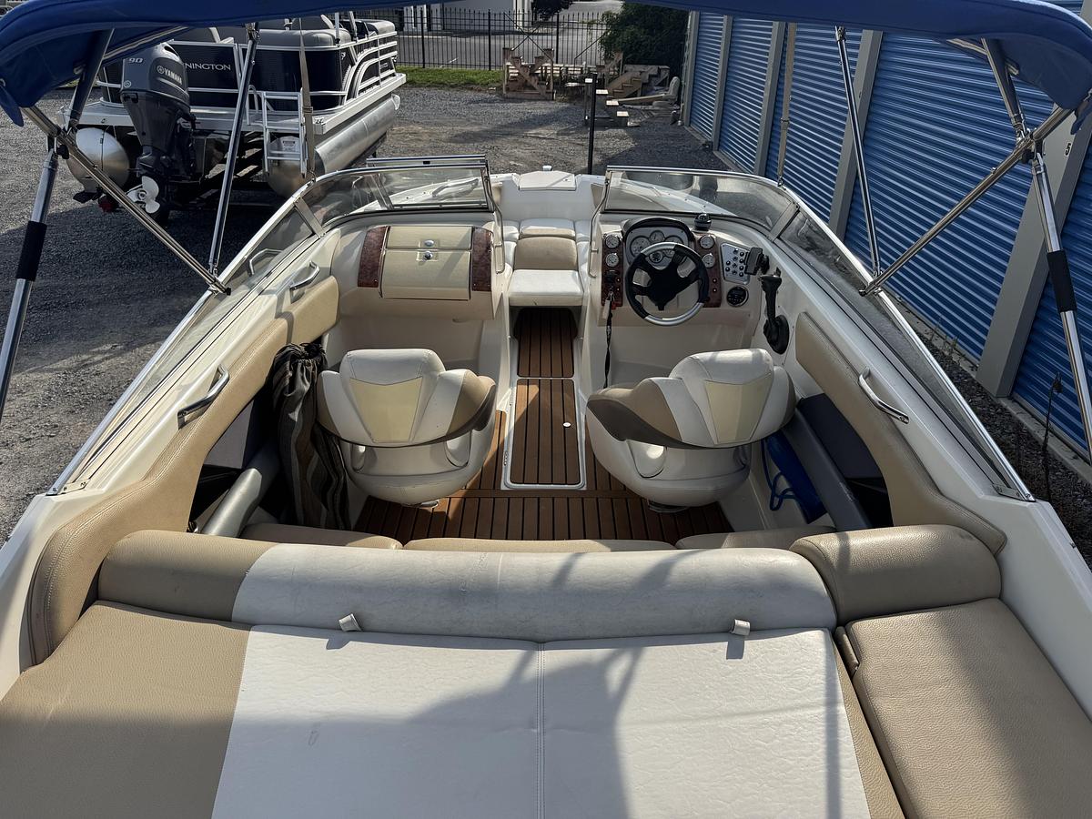 Used 2005 Larson LXI 208