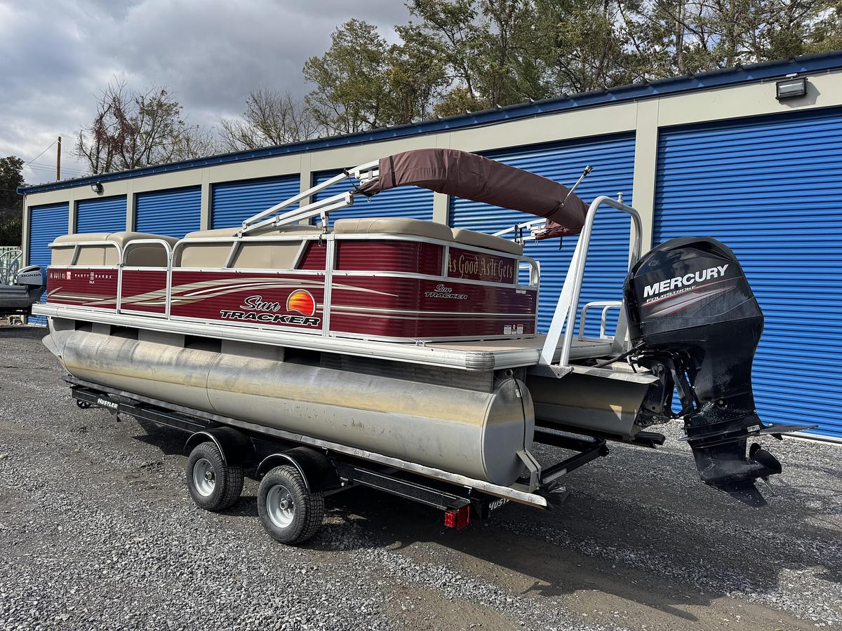 Used 2013 Sun Tracker Party Barge 22 DLX