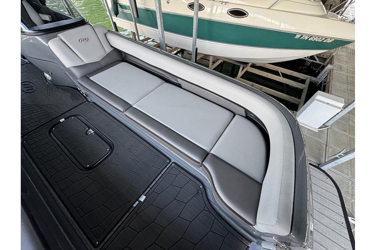 2024 Manitou XT 27 Split Rear Windshield (Srw)