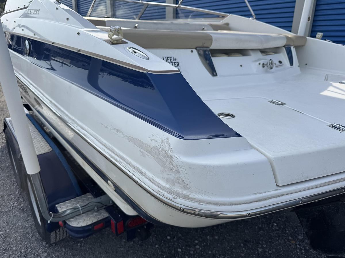 Used 2005 Larson LXI 208