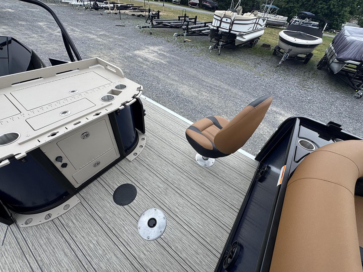 2026 Premier 230 SunSation Angler
