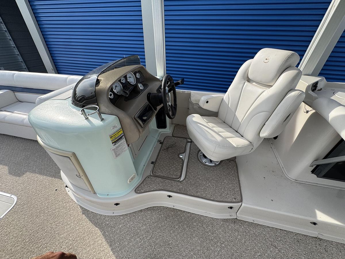 Used 2005 Premier 310 Boundary Waters UD