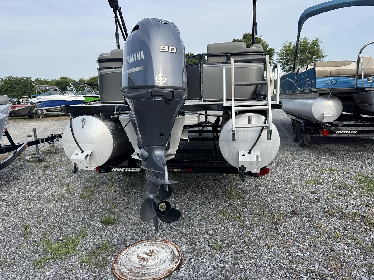 Used 2021 Avalon Venture 2280 QL