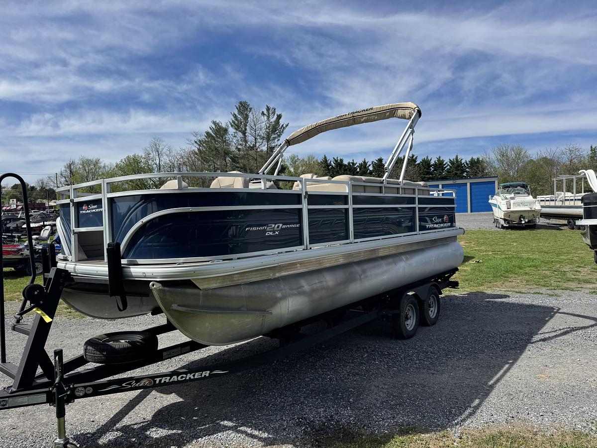 Used Sun Tracker 20 DLX Fishing Barge