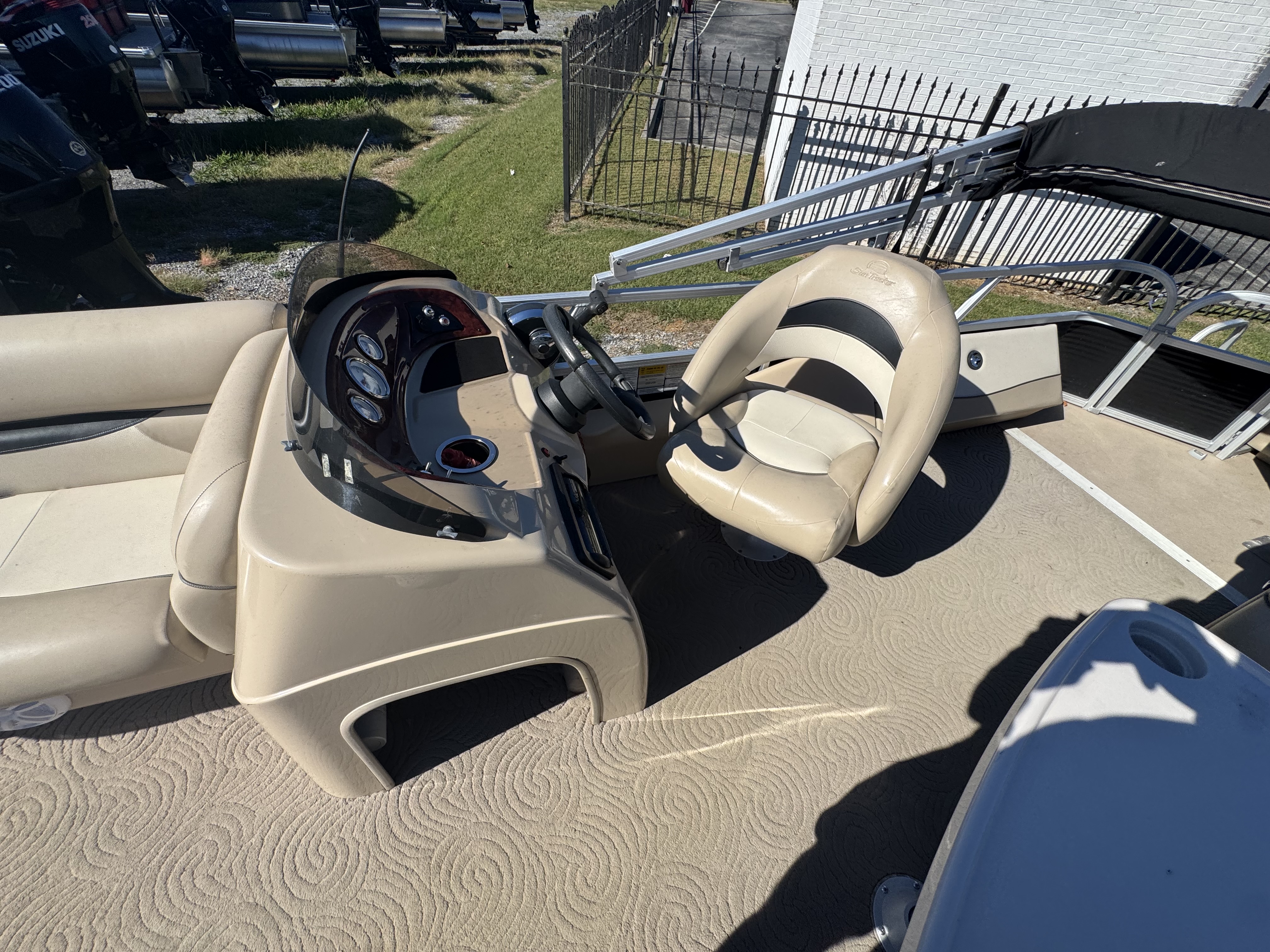 Used 2013 Sun Tracker Fishing Barge 24 DLX