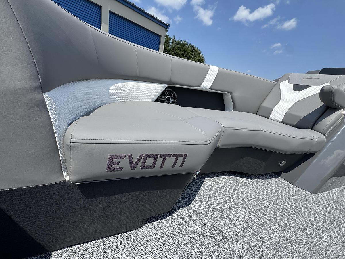 2027 Evotti 521CS 23.5 ft.