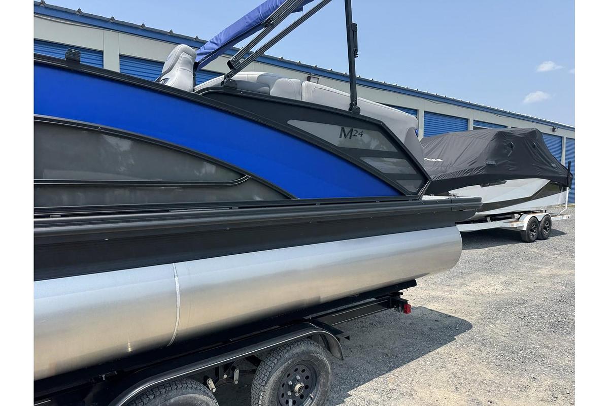 2025 Bennington 24 MFB