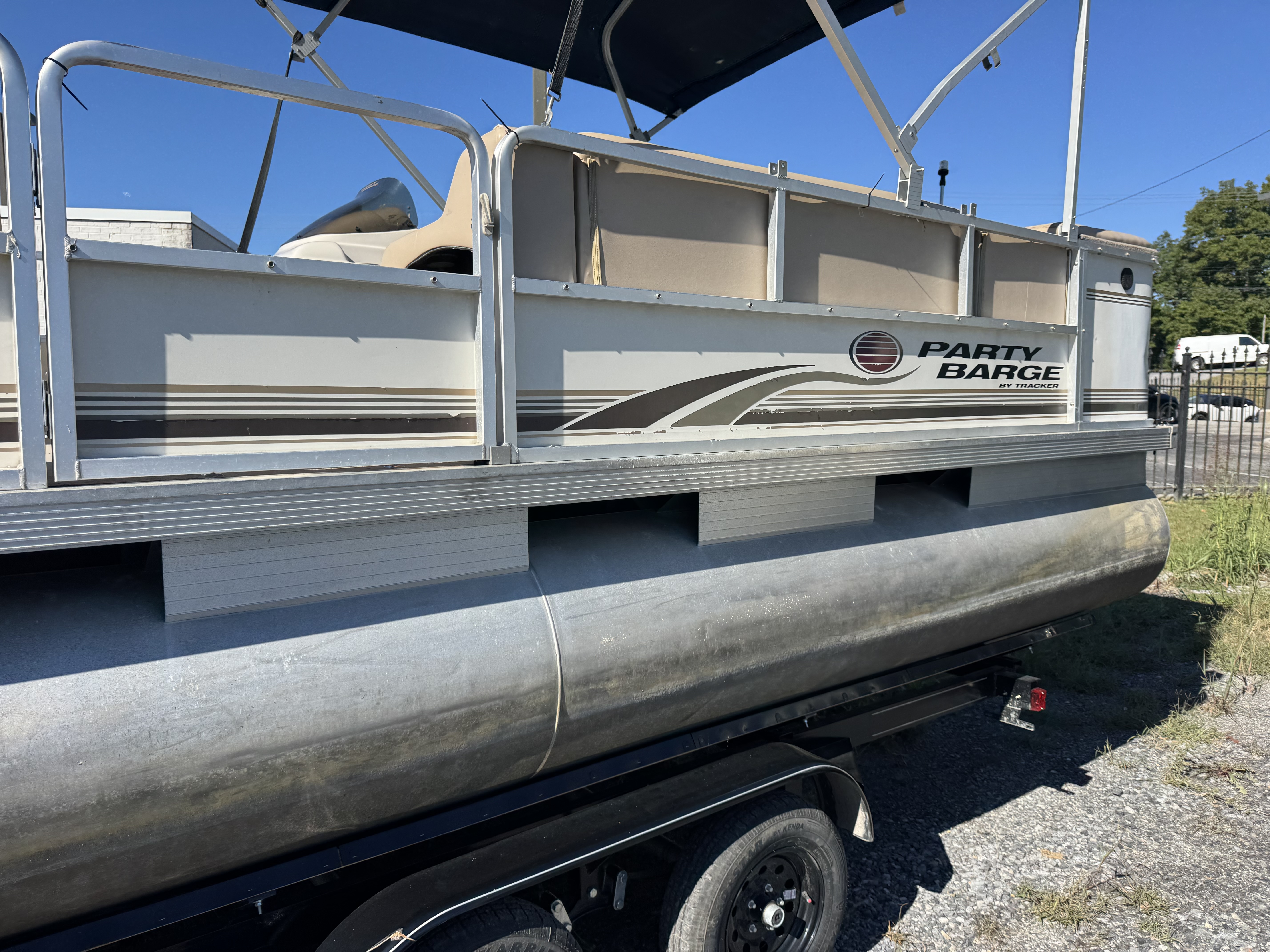 Used 2002 Sun Tracker 240 Party Barge