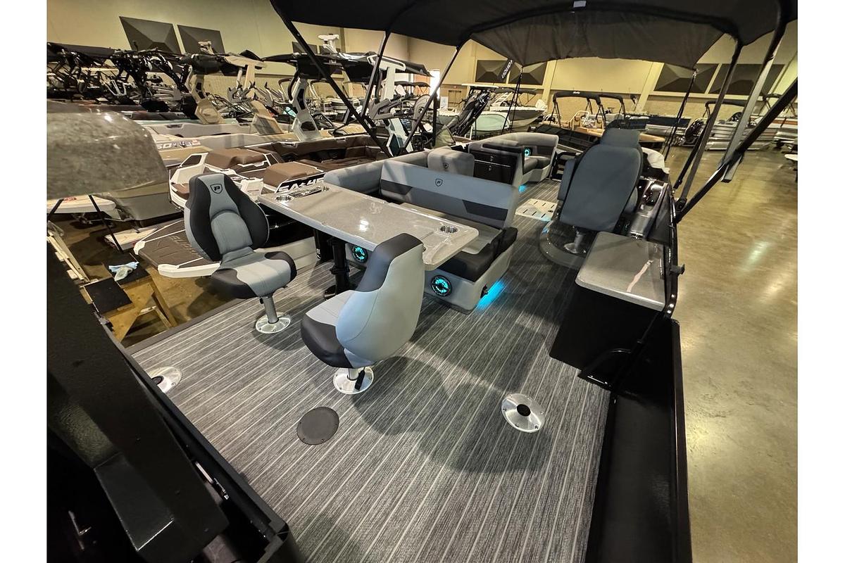 2025 Premier Solaris Rear Social