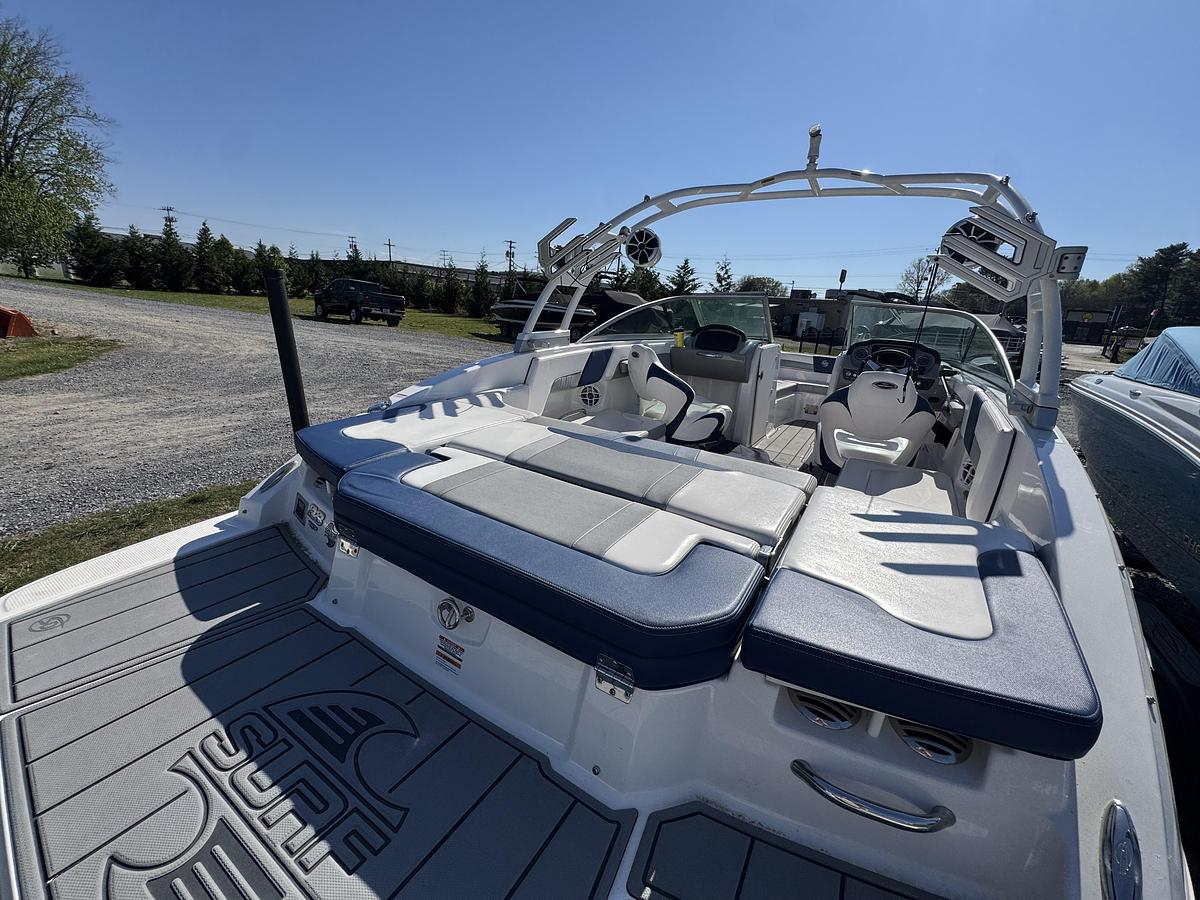 Used 2021 Chaparral 23 Surf