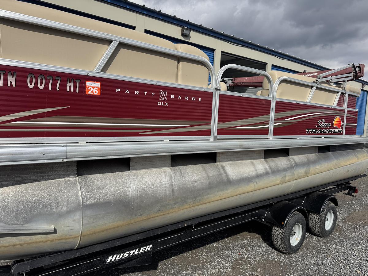 Used 2013 Sun Tracker Party Barge 22 DLX