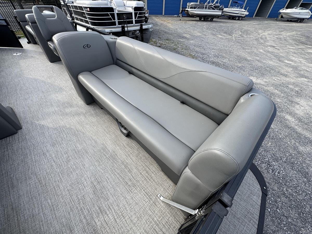 Used 2021 Avalon Venture 2280 QL