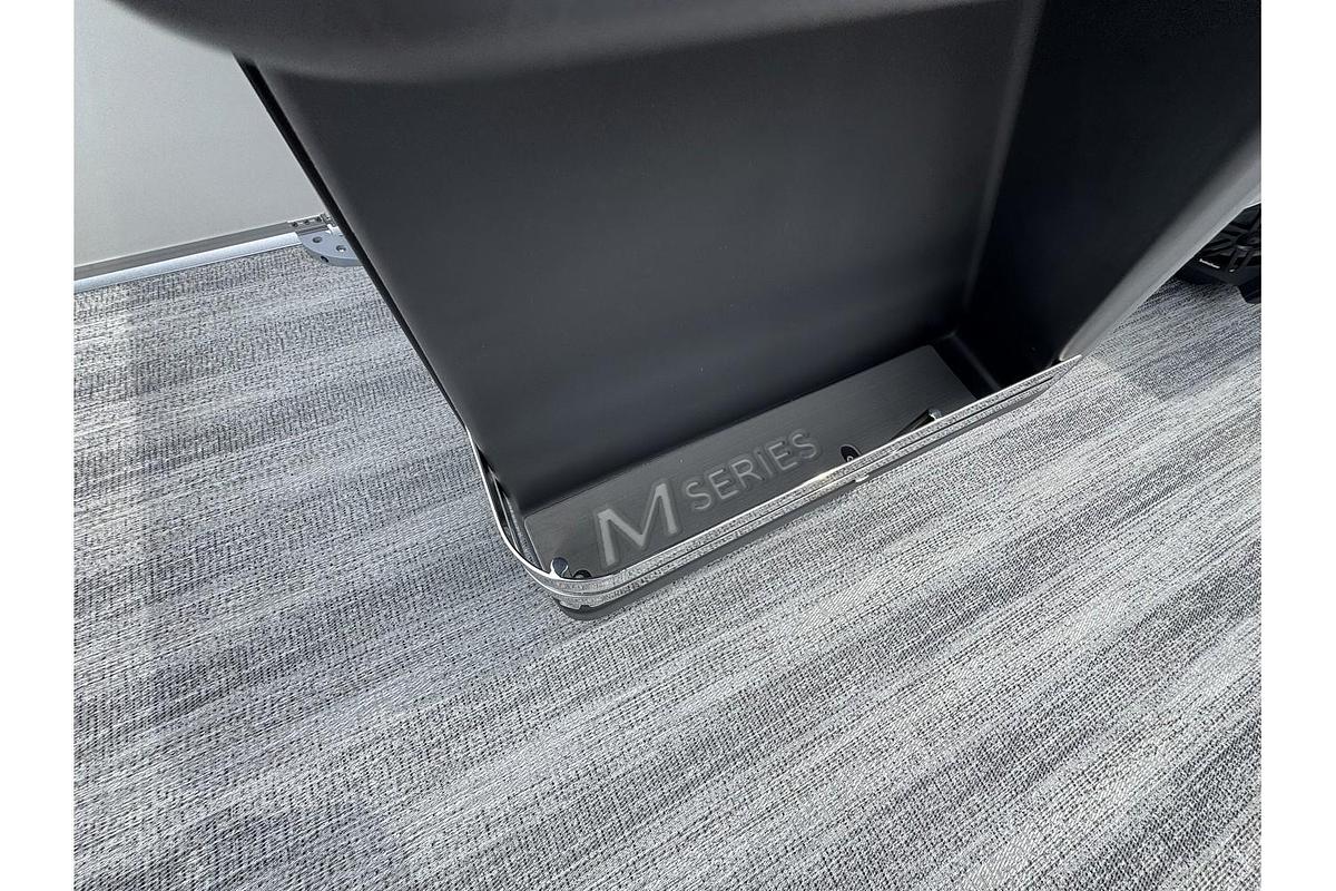 2025 Bennington M Series 22 ML