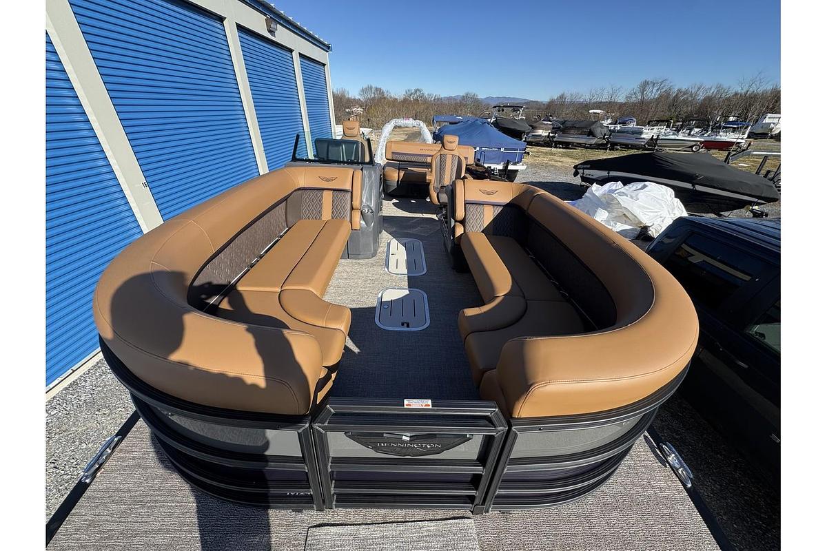 2025 Bennington 24 M Swingback