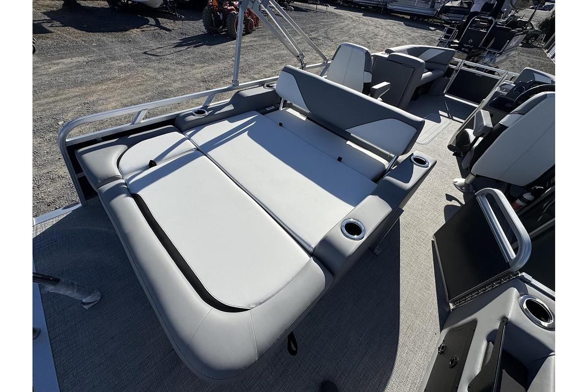 2025 Avalon Venter 85 Versatile Rear Bench