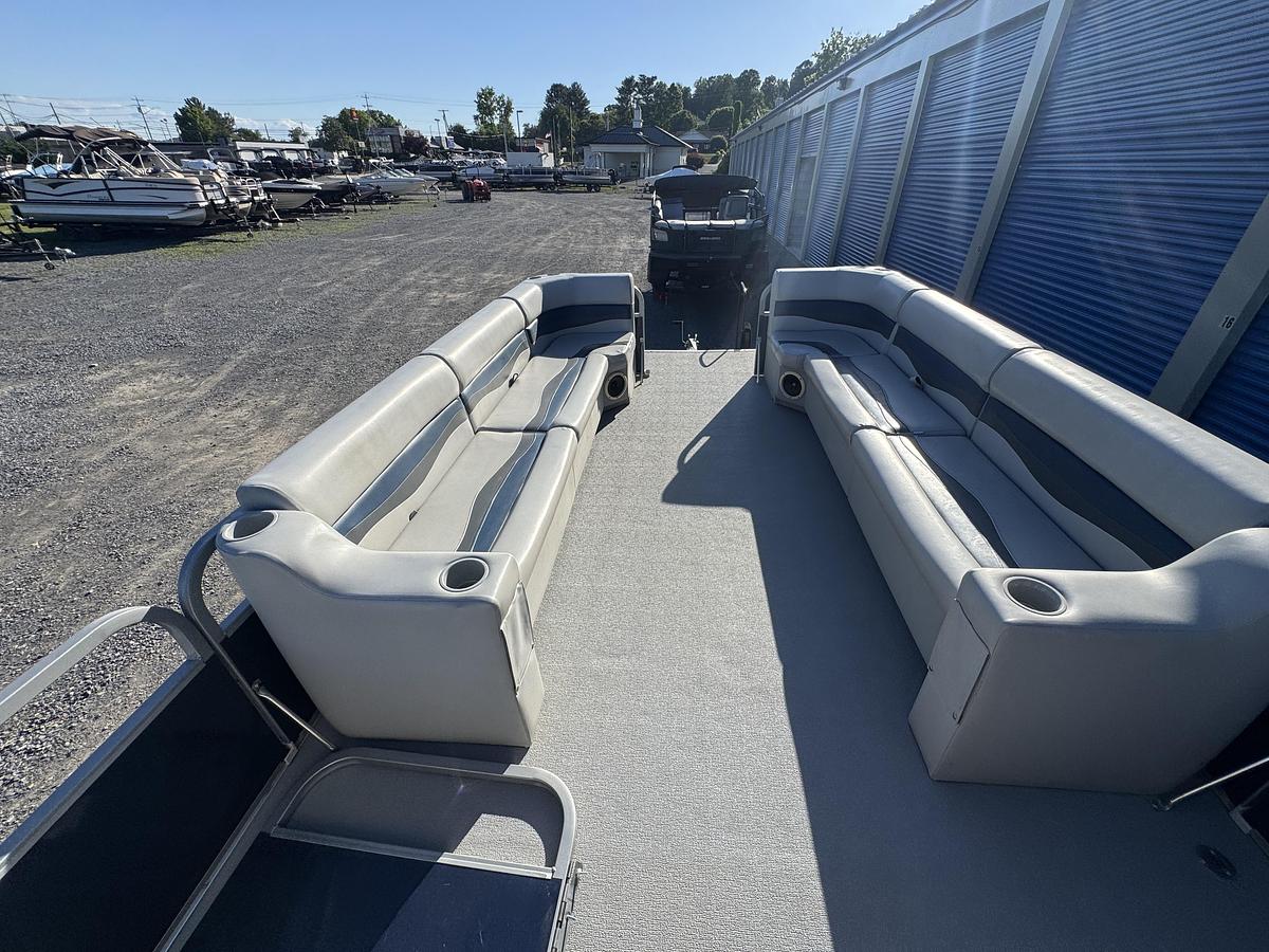 Used 1999 Crest 2200 DL