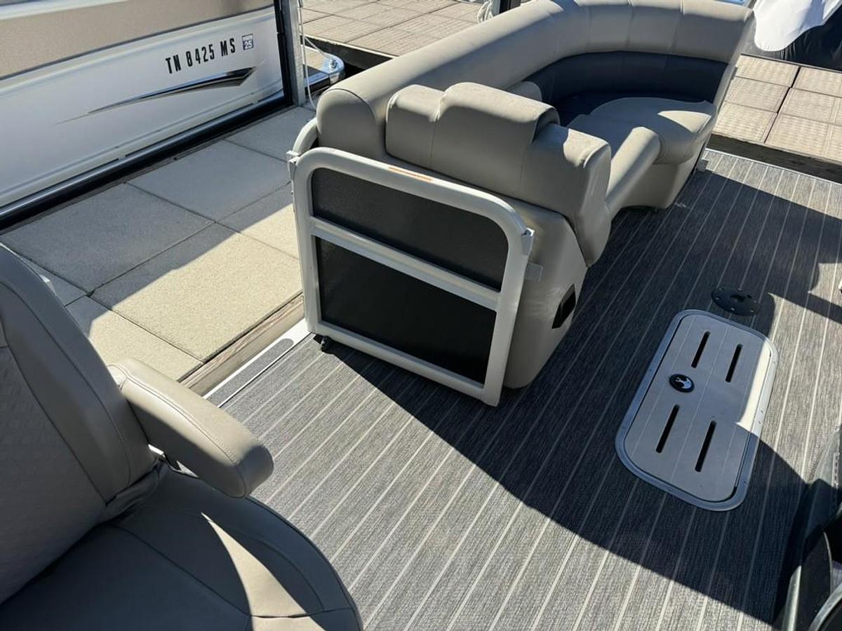 Used 2022 Premier Sunsation RF 230 CL