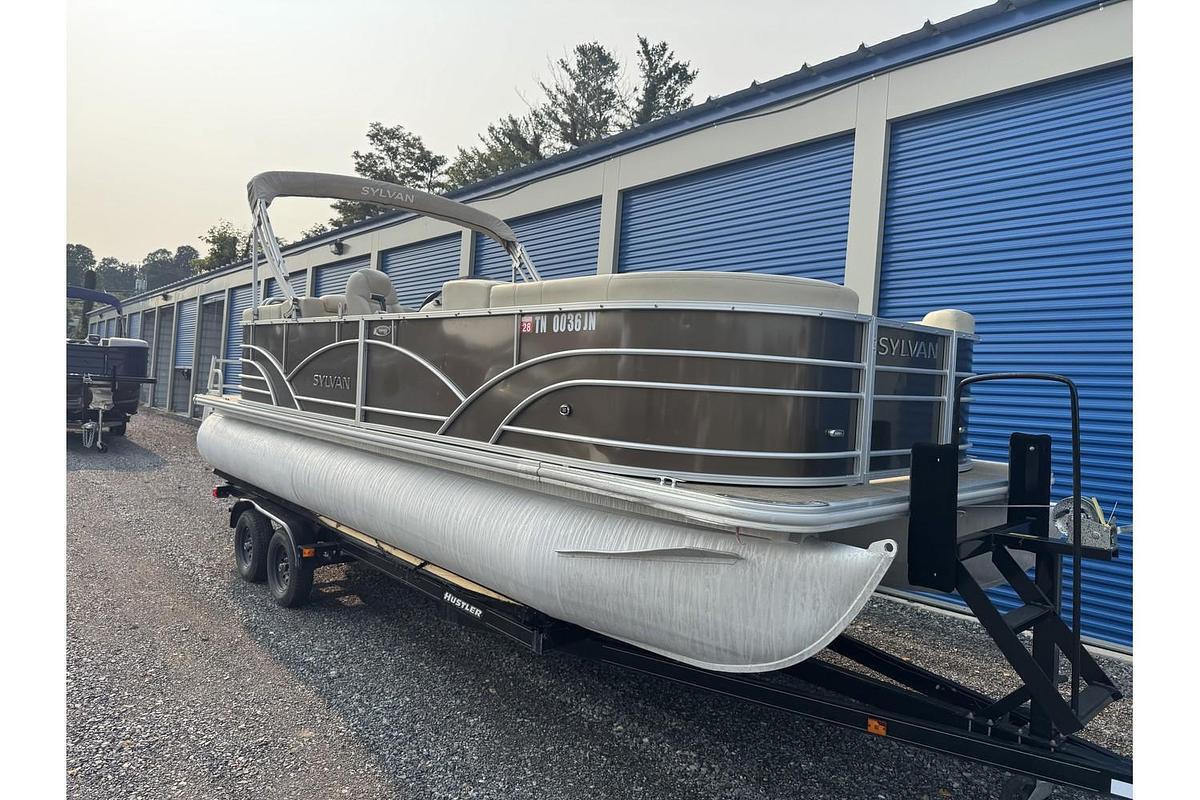 Used 2017 Sylvan Mirage Cruise 8522 LZ