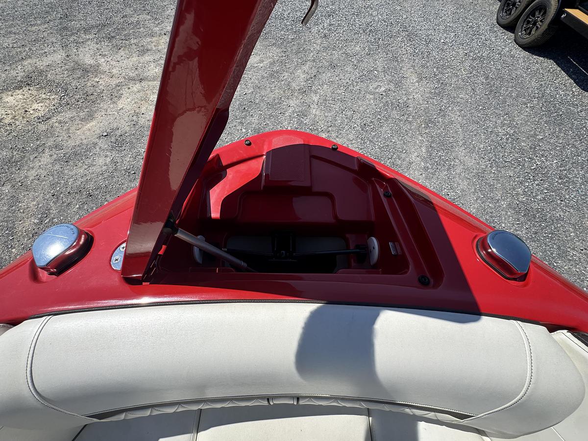Used 2017 Sea Ray 230 SLX W