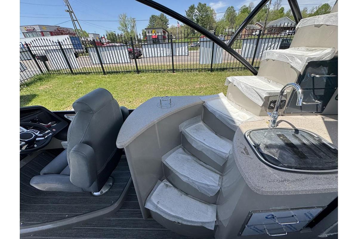 2025 Premier Escalante 330