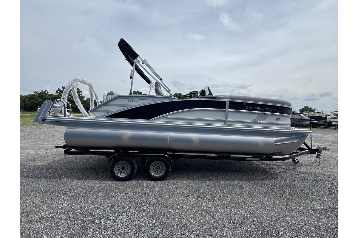 2025 Bennington M Series 22 ML