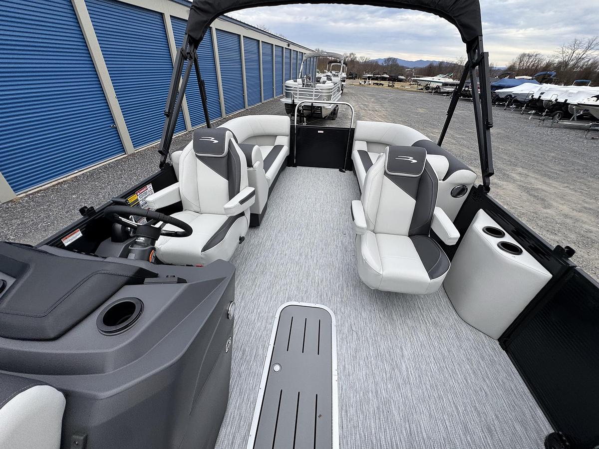 2026 Bennington 22 SSR-Tritoon