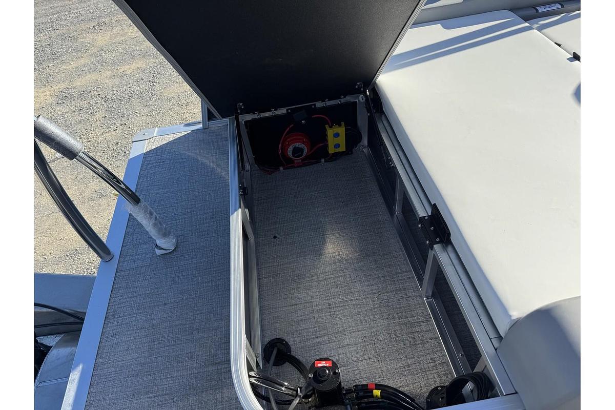 2025 Avalon Venter 85 Versatile Rear Bench