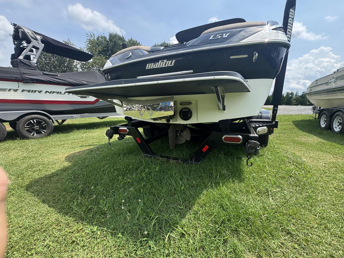 Used 2012 Malibu Wakesetter LSV