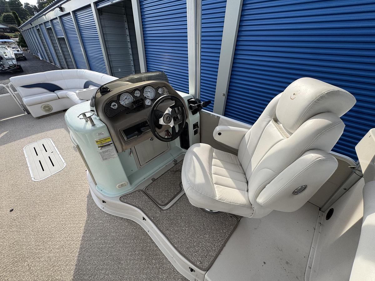Used 2005 Premier 310 Boundary Waters UD