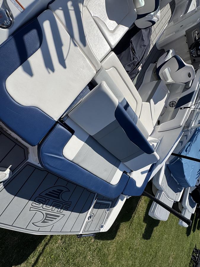 Used 2021 Chaparral 23 Surf