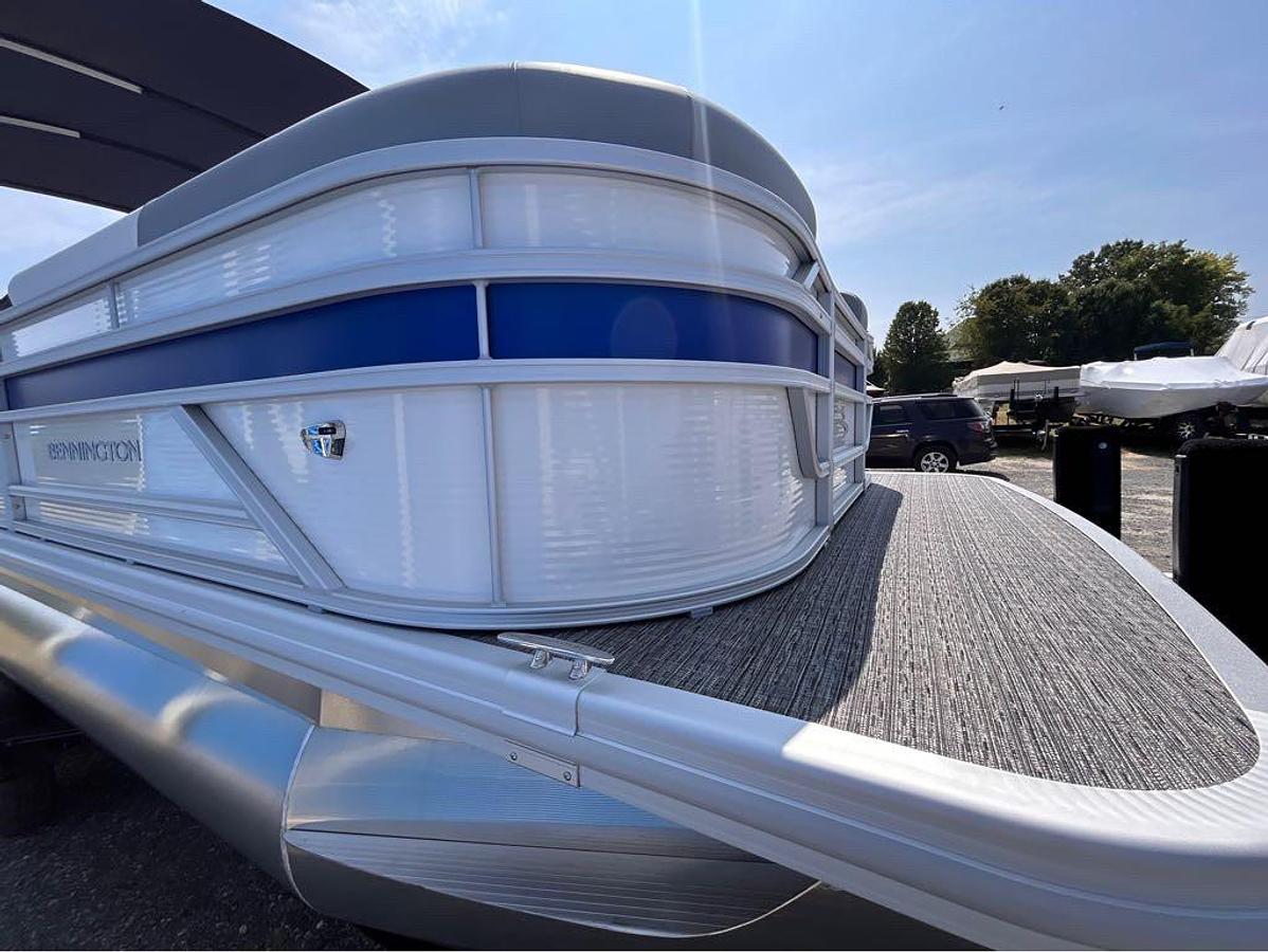2025 Bennington 22 SSR-SPS