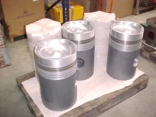 Used PISTONS MAK MU452AK / MU453AK