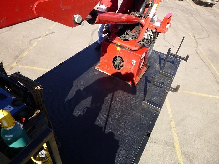 Used 2011 International 4300 Elliott L60R Sign Crane - M97776