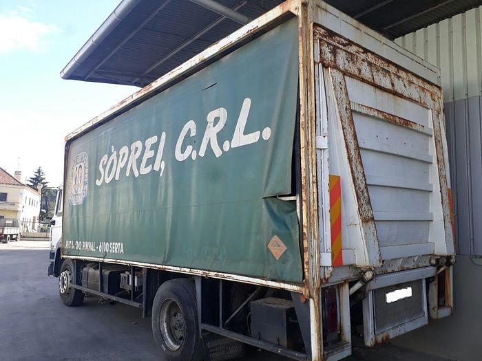 Usado 1988 DAF 1900 ATI curtainsider truck.