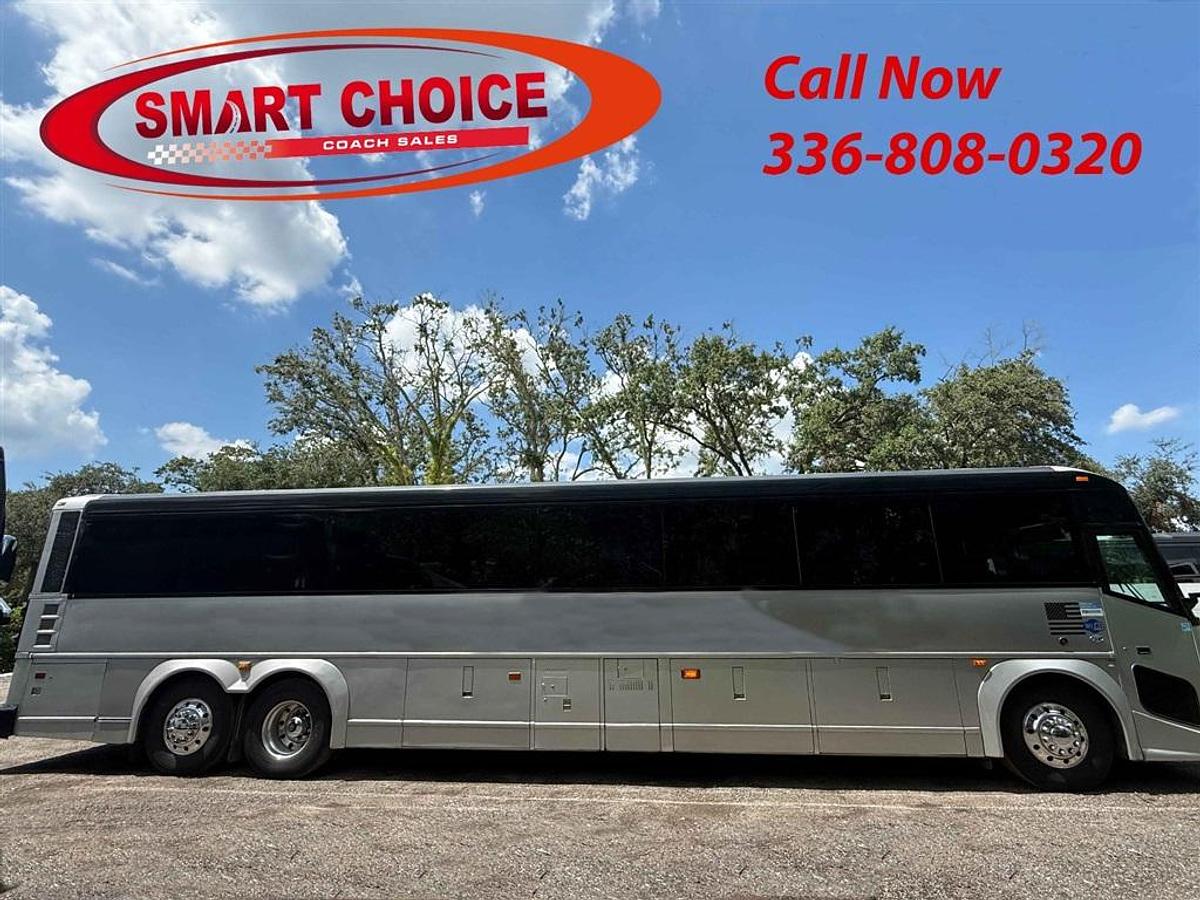 Used 2008 MCI D4505