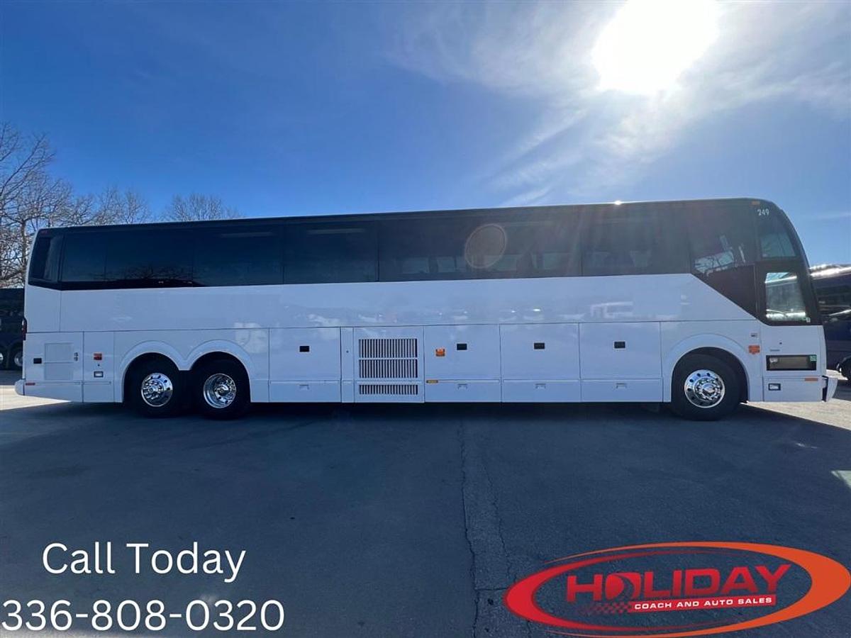 Used 2015 Prevost H3-45