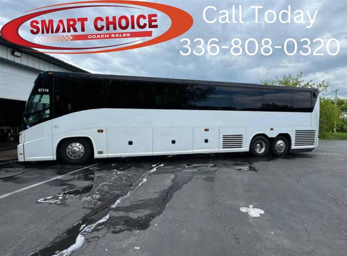 Used 2015 MCI J4500