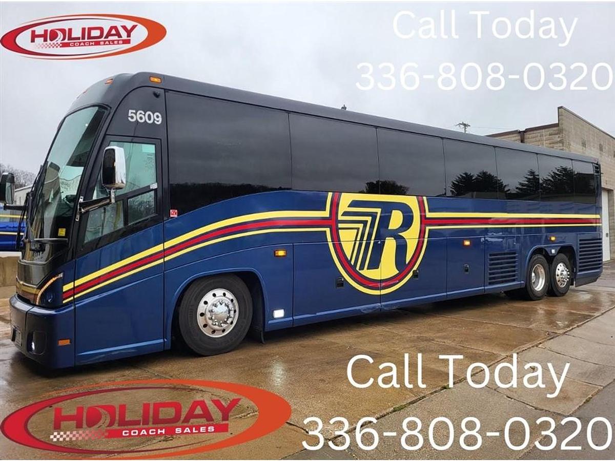 Used 2015 MCI J4500