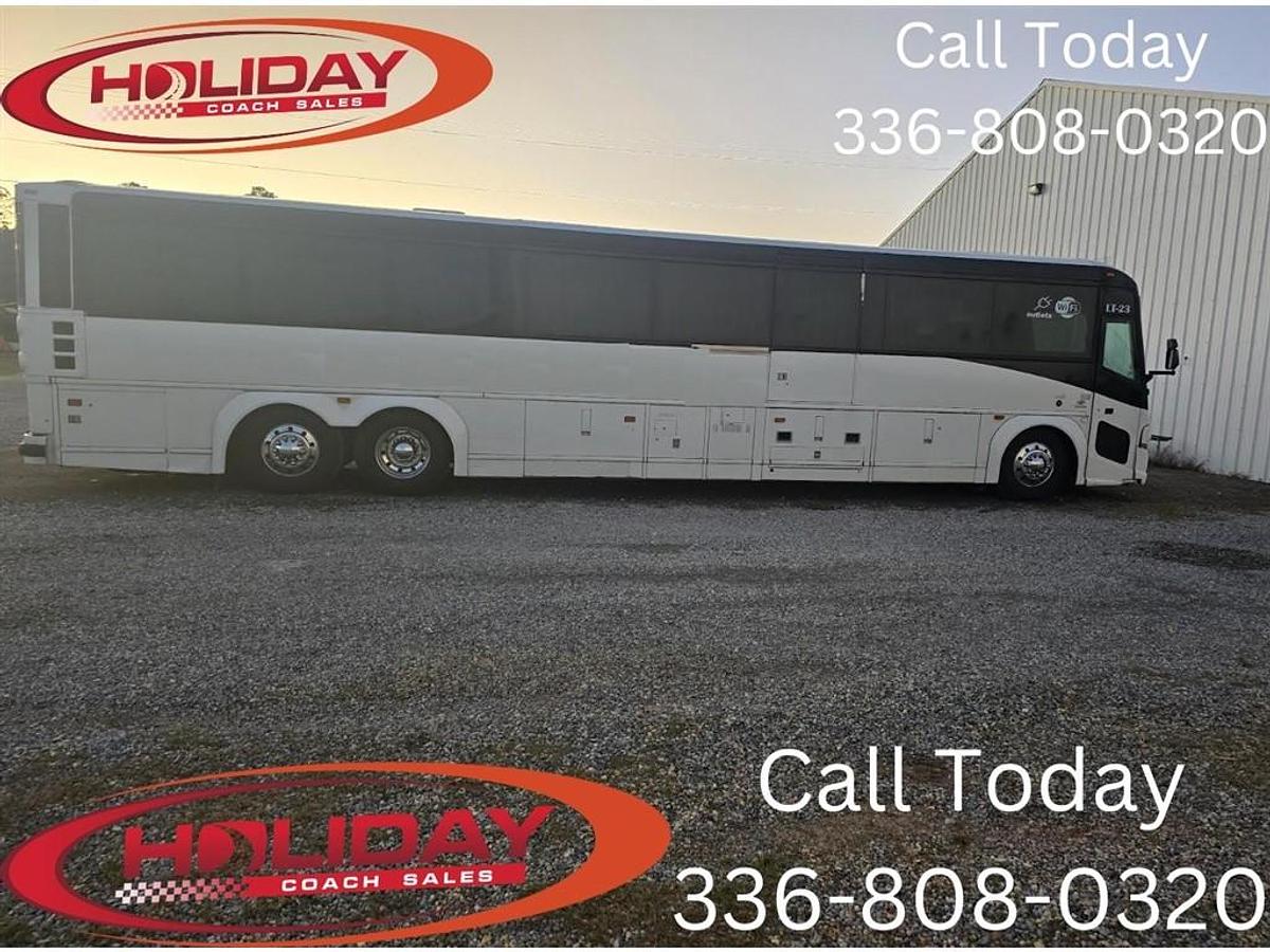 Used 2010 MCI D4505