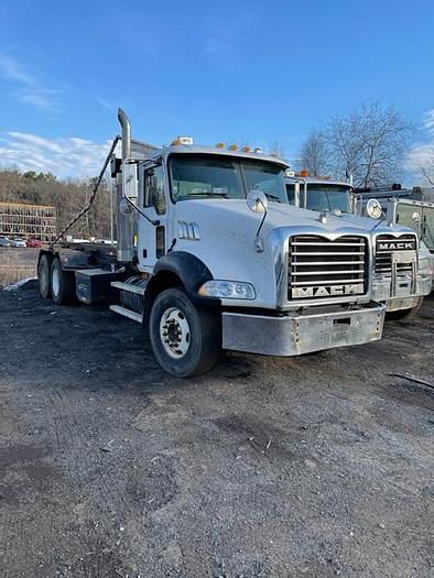 Used 2007 MACK GRANITE CV713 ROLL OFF TRUCK