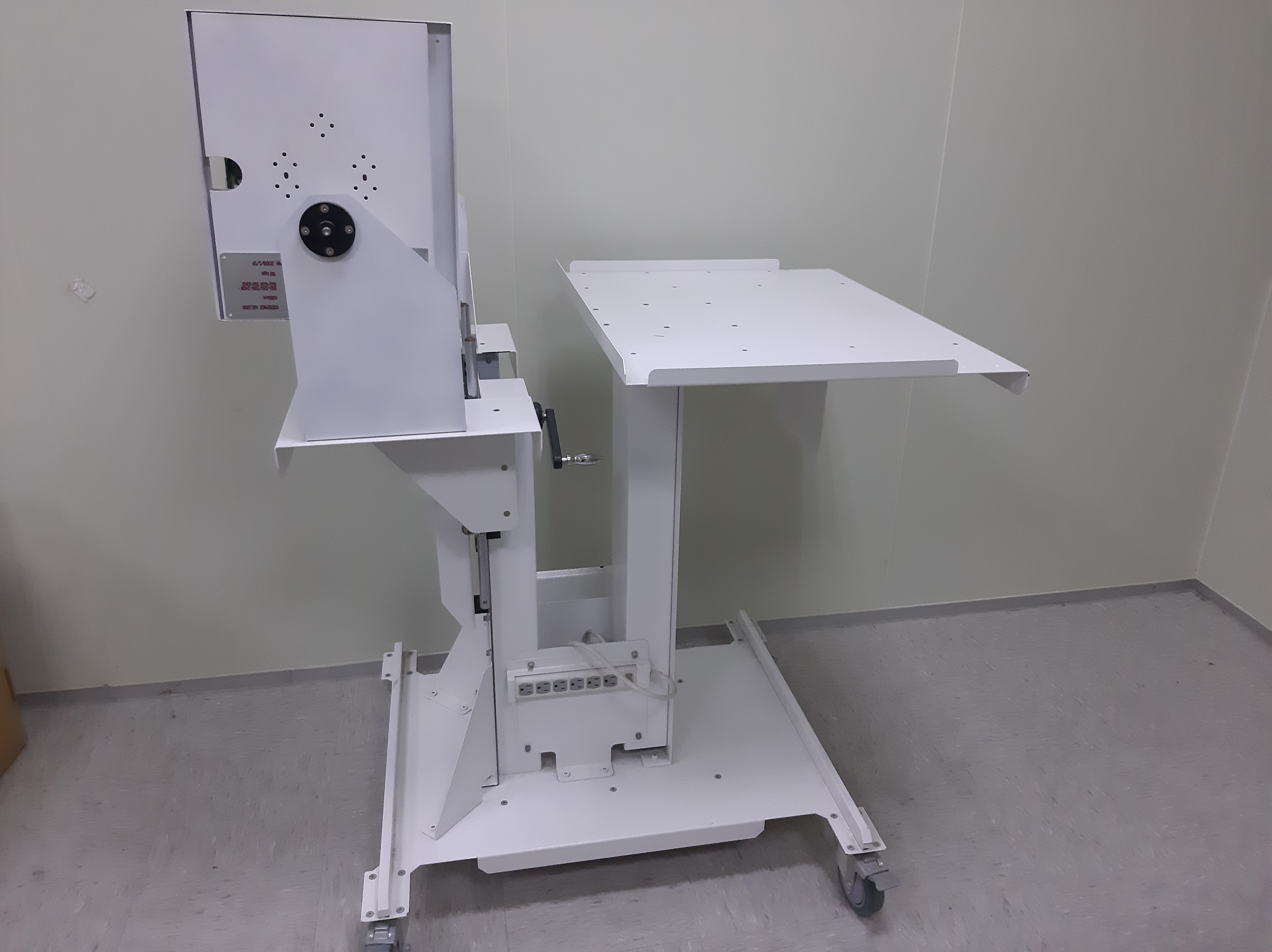 Used Credence ASL1K Manipulator  white